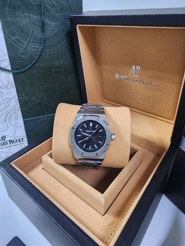 ساعات رجاليه اي بي