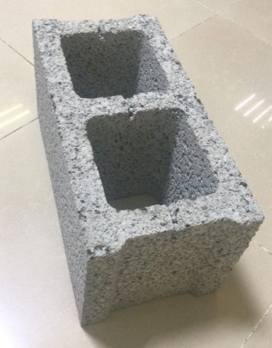 طابوق و  رمل و خرسانه و انترلوك