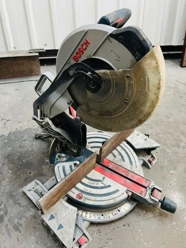 Aluminium cutter urgent sale