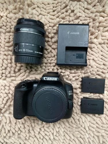 Canon EOS 200D