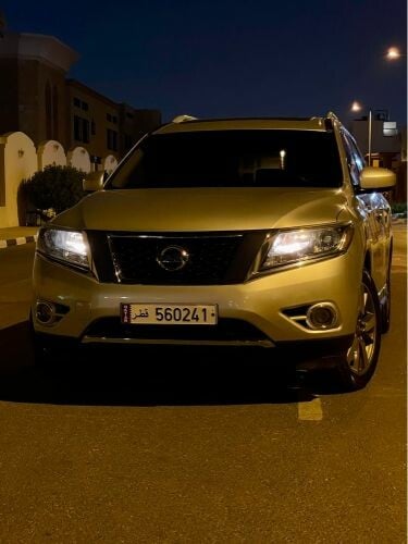 Nissan Pathfinder (low mileage)