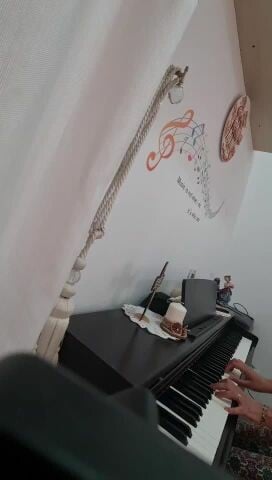 Music Teacher for kids and women