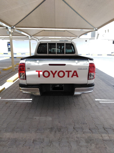 pickup Hilux Auto 2022 for rent
