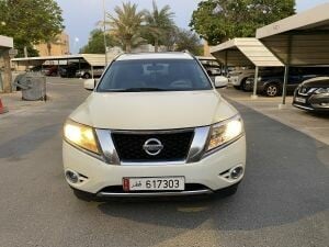 Nissan Pathfinder 2014 in Alkhor