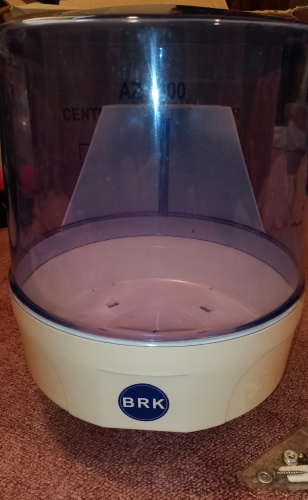 central pull paper towel dispense