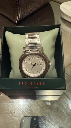 ساعة تيد باكر 