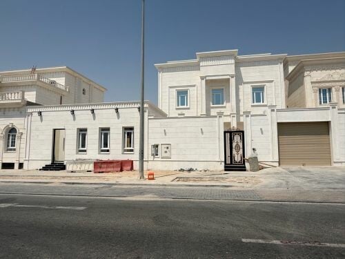 للبيع فيلا بالوكير ٧٢٠متر فاخرة
