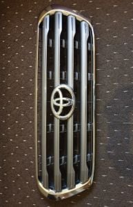 LAND CRUISER GRILL (2008 - 2015)