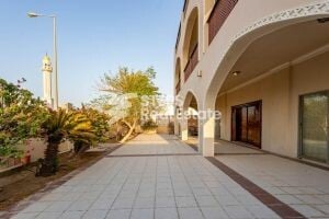 فيلا مفروشة للإيجار في الخور