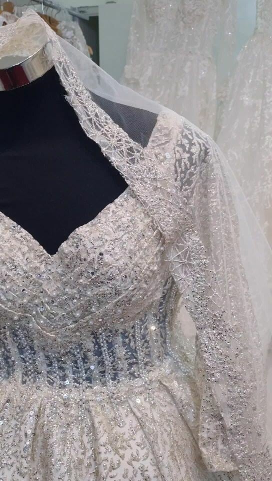 Wedding gown for rent
