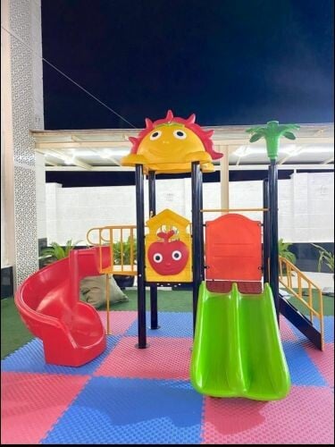 Kid's sliding playstation