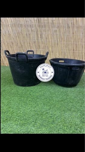 Rubber feeders for horses