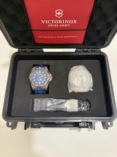 ساعة غوص تيتانيوم سويسري