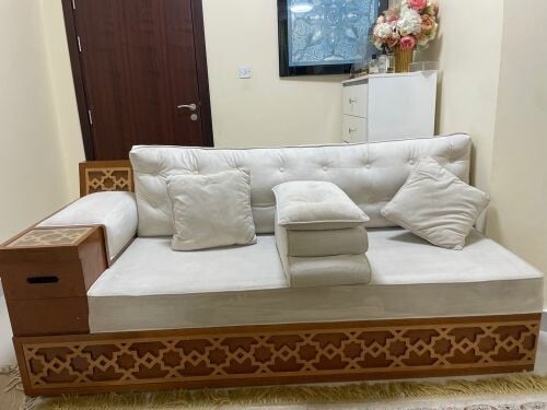 كنبات تفصيل استعمل بسيط نظيف جدا 