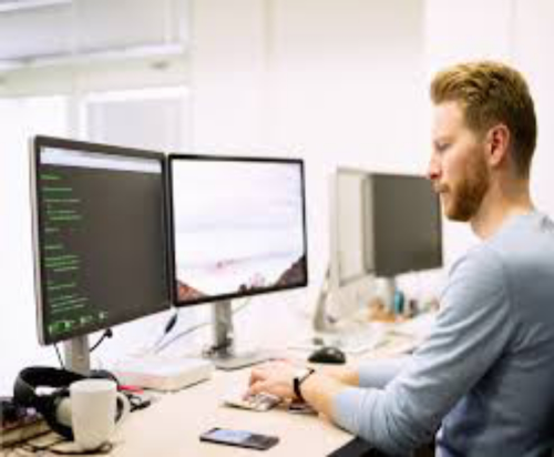 senior Technician IT computers