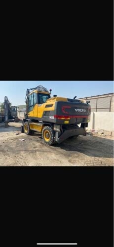 VOLVO EXCAVATOR