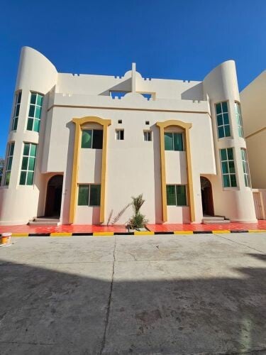 للإيجار مجمع سكنى يصلح موظفات 