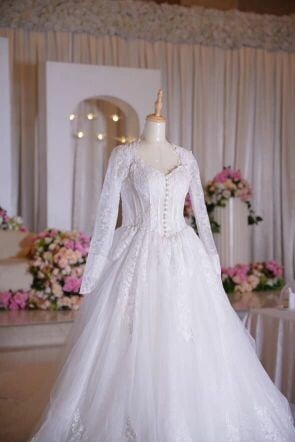 french dantel wedding dress