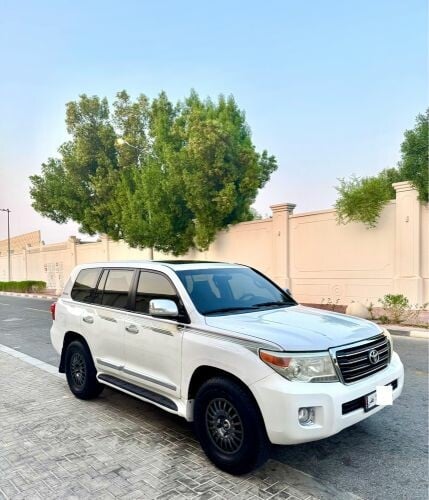 Land Cruiser,clean, 2015