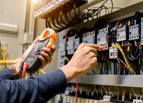 خدمات كهربائية موثوقة بجودة عالية