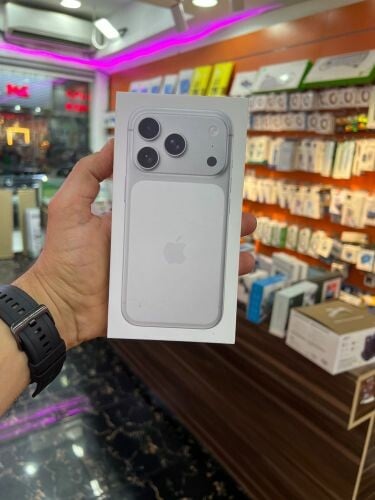 17 برو ماكس 1 تيرا ابيض 