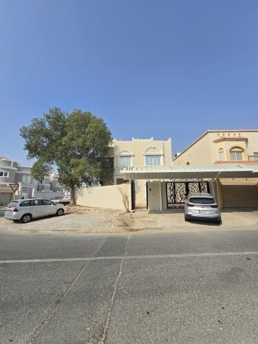 للايجار فيلا بالصخامه بالمكيفات 