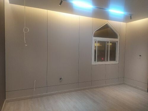 ديكورات حائط داخلية من اللوح الخش