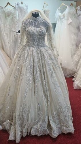 Wedding gown for rent