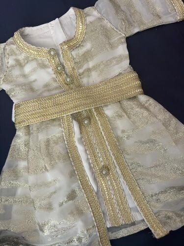 اغراض اطفال وفي قطع كتير مش متصور