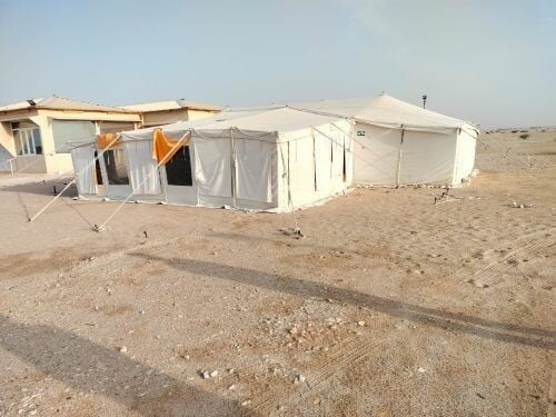 فك وتركيب الخيام وبيوت الشعر