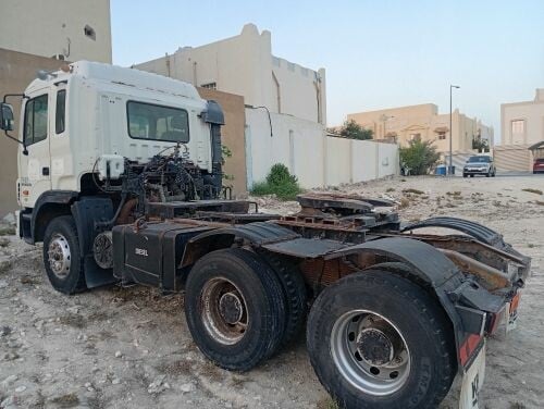 اسامه دقل