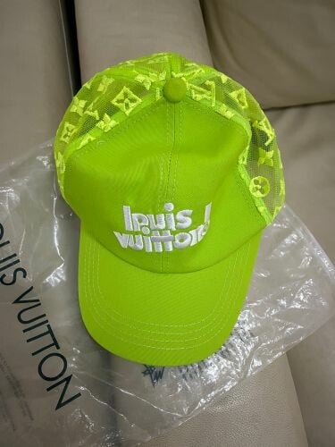 LV CAP - brand new 