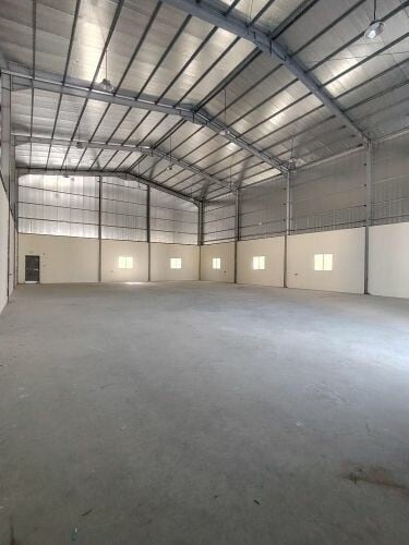 Store 1000M In Birkat Al Awamer