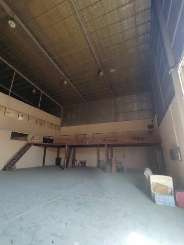 Store 700M, High ceiling