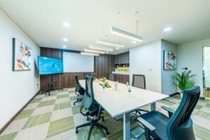 غرفة اجتماعات وغرفة تدريب