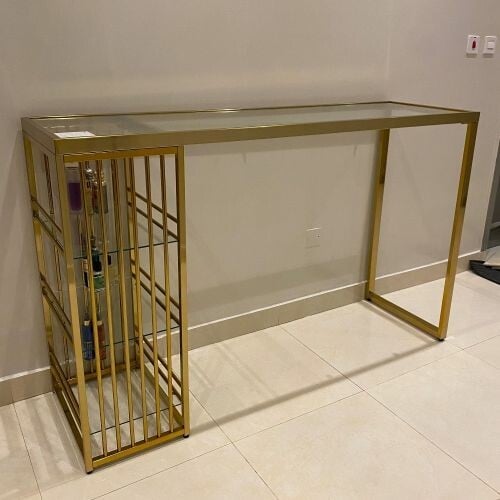 للبيع طاولة مدخل مذهبة