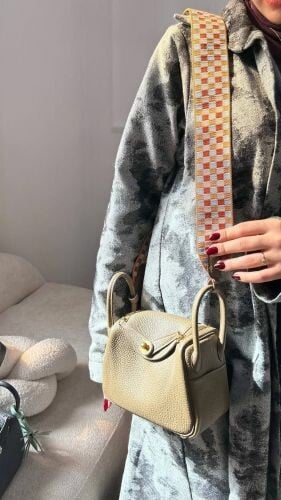 Hermes Lindy Mini Bag
3800