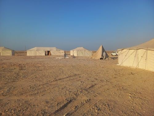 فك وتغليف الخيام وبيوت الشعر