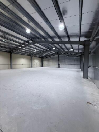 للايجار مخزن متكامل. 