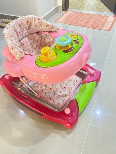 مشاية أطفال