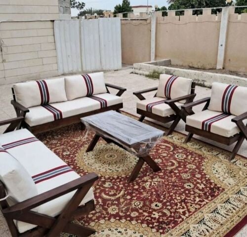 كراسي وطولات خشبيه 
