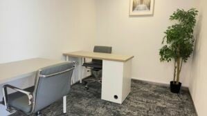 مكتب مميز ابتداء من 2800 ريالقط