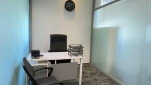 مكتب مميز ابتداء من 2800 ريالقط