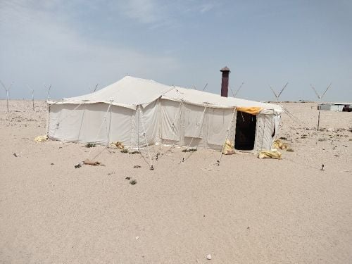 فك تركيب الخيام وبيوت الشعر