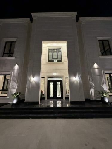 للبيع فيلا راقيه في ام قرن