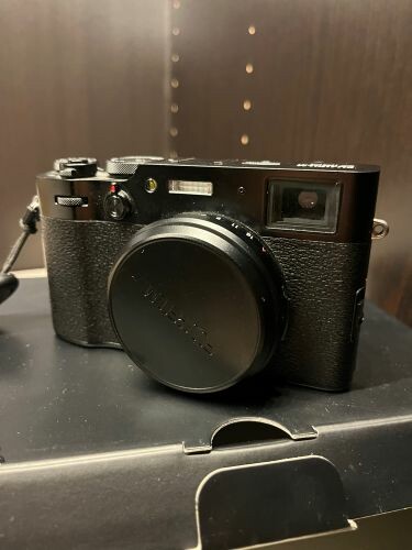 Fujifilm X100V