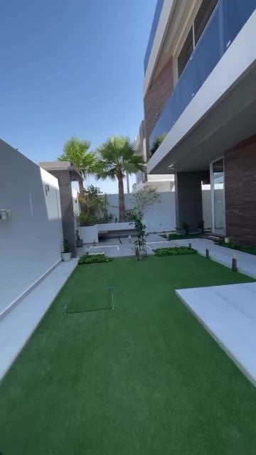 مهندس في تنسيق وترتيب الحدائق