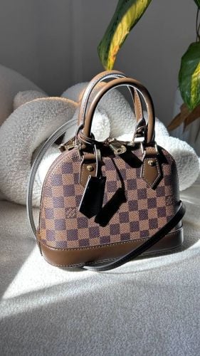 Louis Vuitton Alma BB
1550