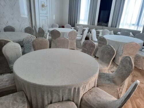 طاولات طعام