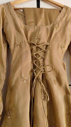 Experienced Female Tailor!